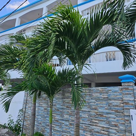 Lebovallon B&B Mahebourg Bagian luar foto