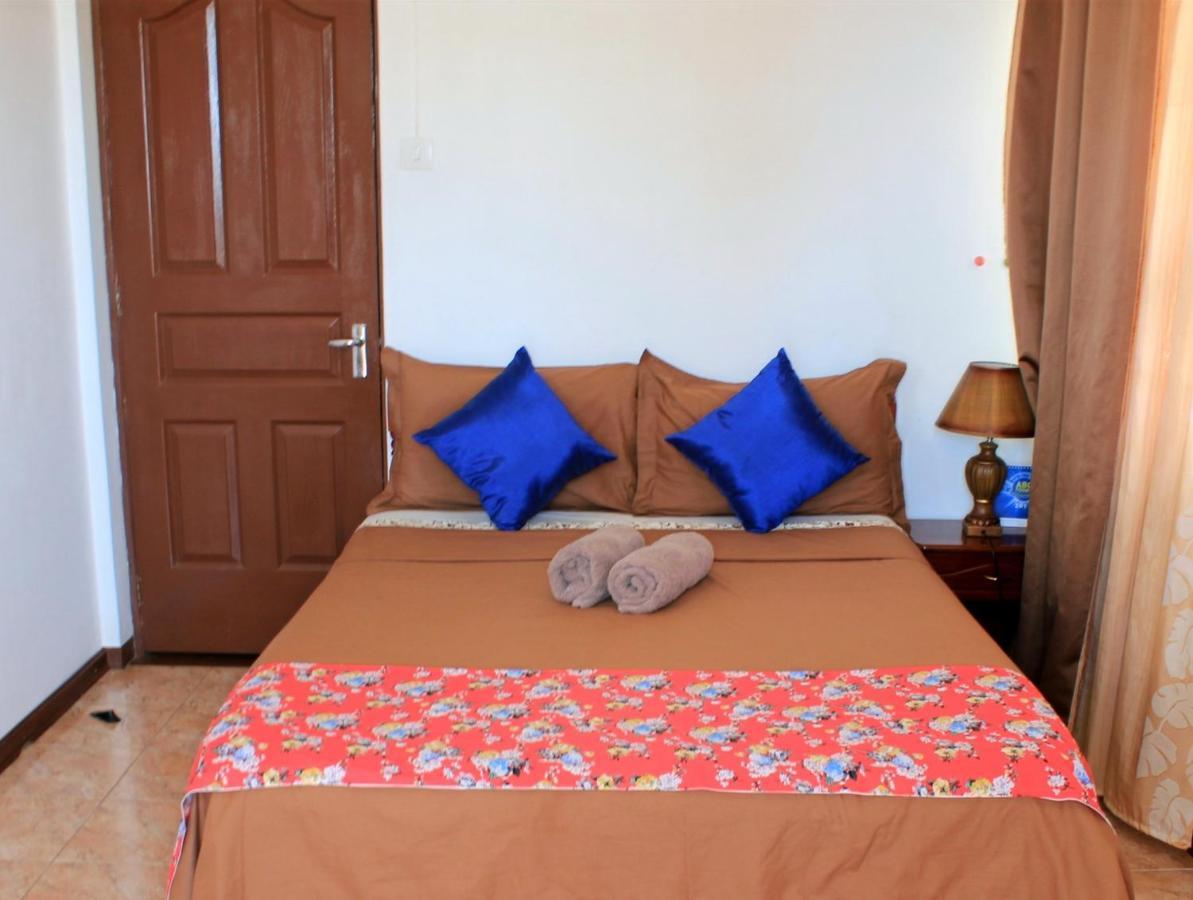 Lebovallon B&B Mahebourg Bagian luar foto