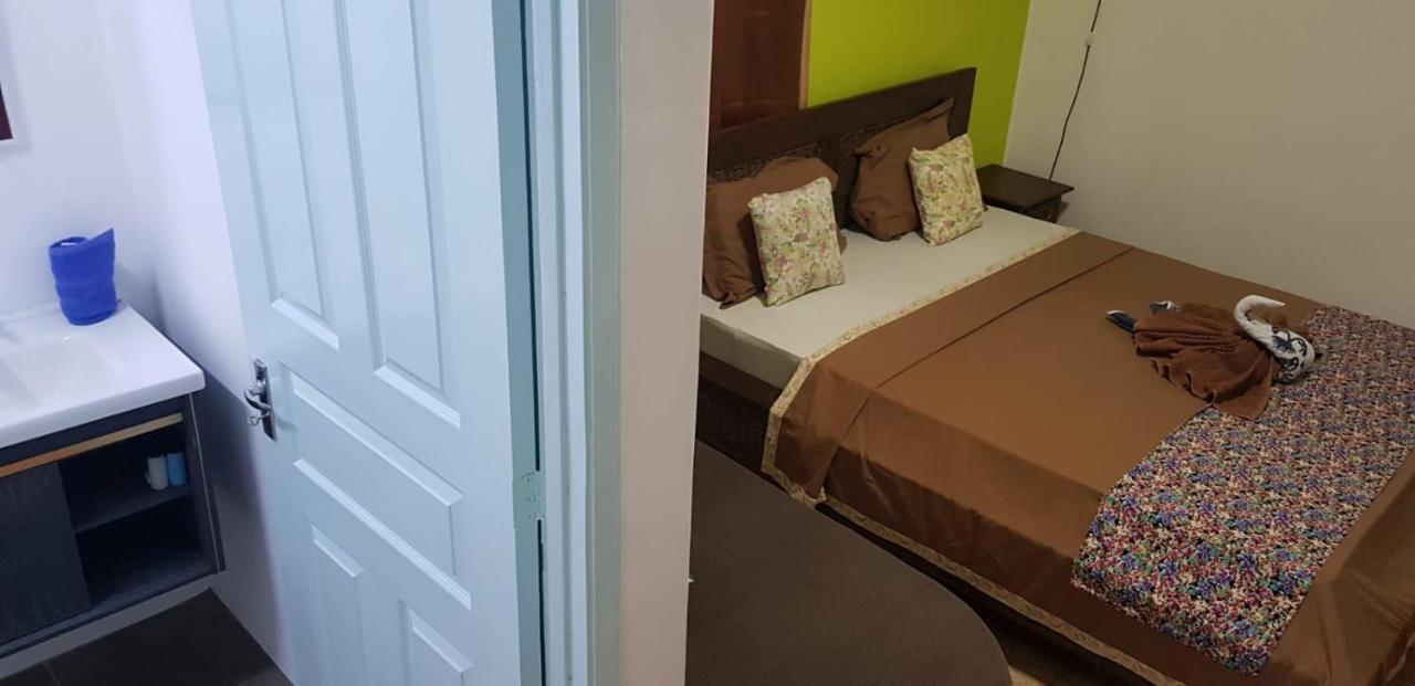 Lebovallon B&B Mahebourg Bagian luar foto
