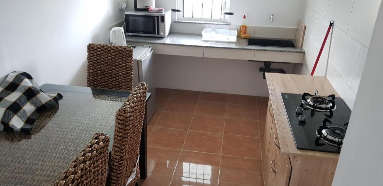 Lebovallon B&B Mahebourg Bagian luar foto