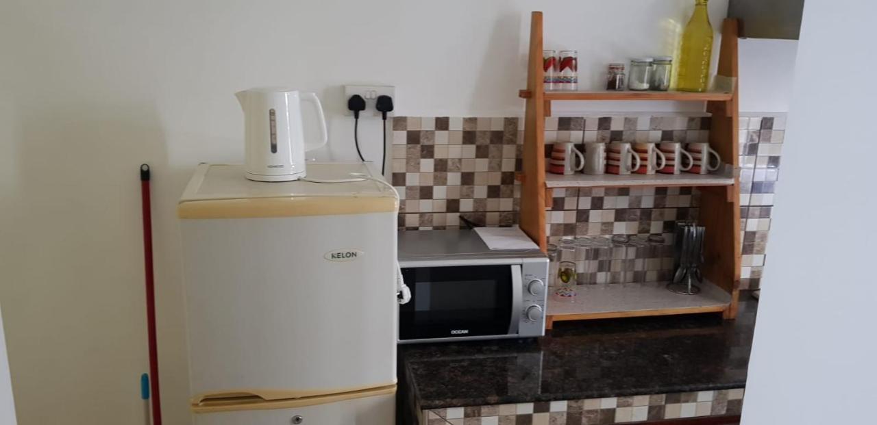 Lebovallon B&B Mahebourg Bagian luar foto