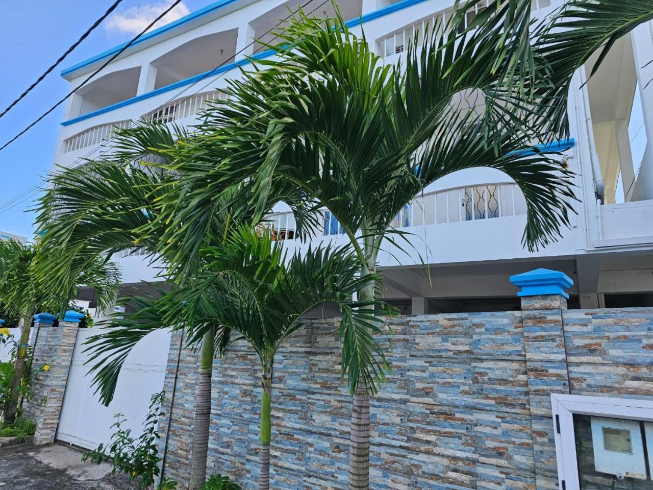 Lebovallon B&B Mahebourg Bagian luar foto