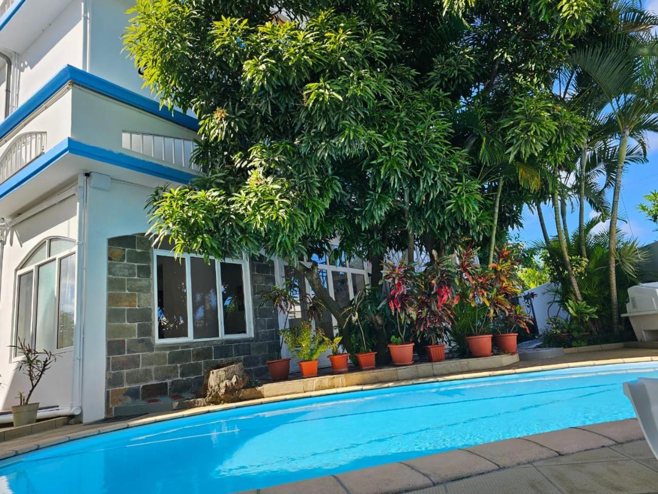 Lebovallon B&B Mahebourg Bagian luar foto