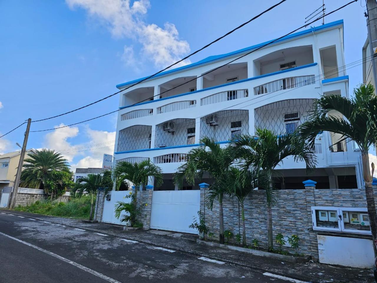 Lebovallon B&B Mahebourg Bagian luar foto