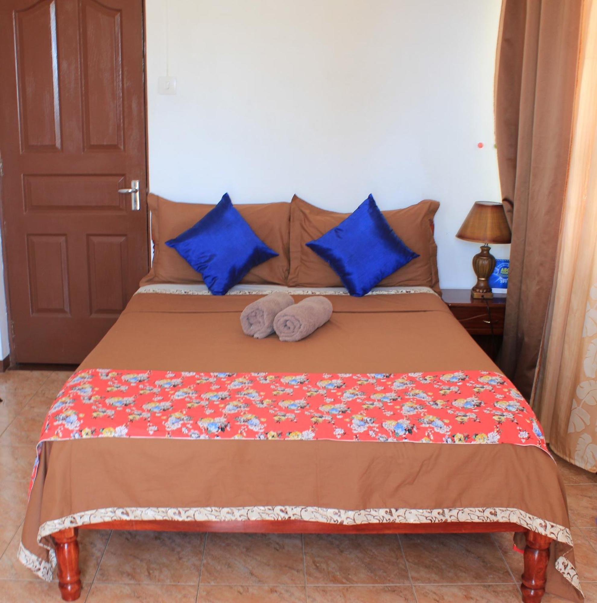 Lebovallon B&B Mahebourg Bagian luar foto