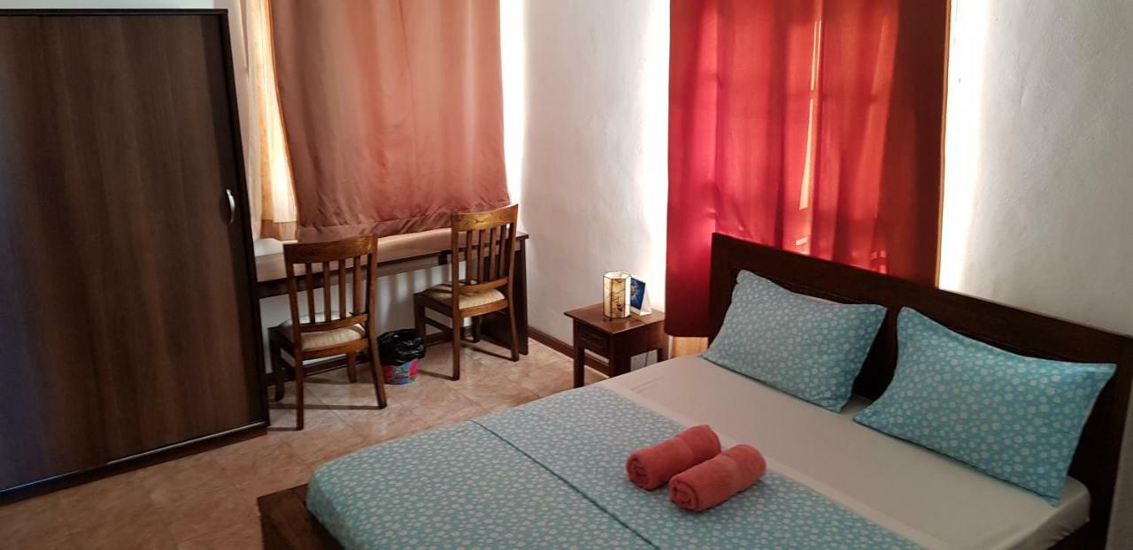 Lebovallon B&B Mahebourg Bagian luar foto