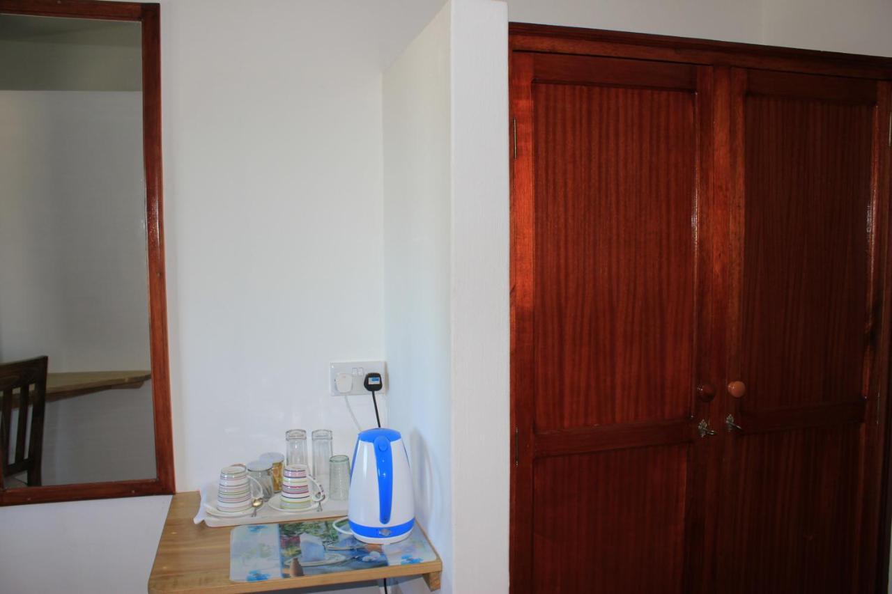 Lebovallon B&B Mahebourg Bagian luar foto