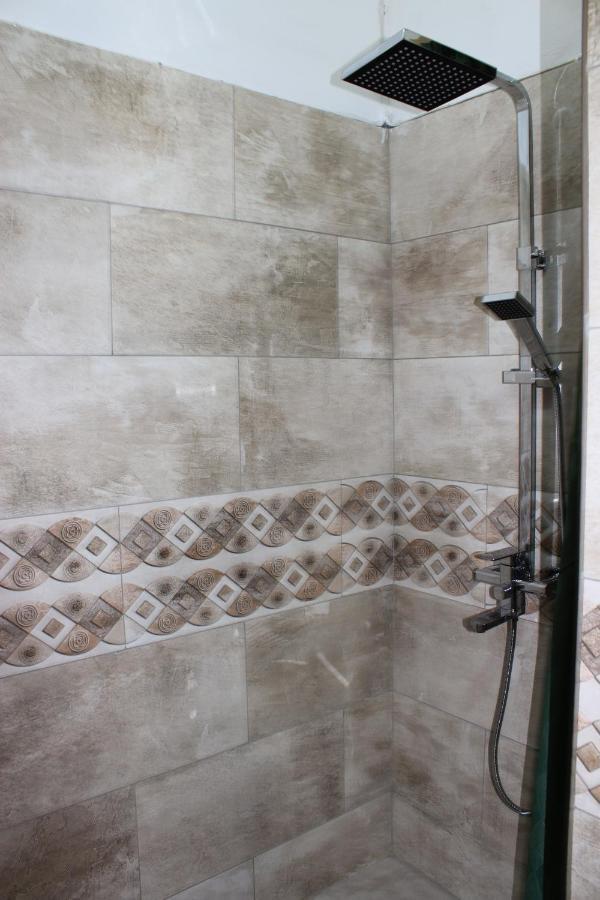 Lebovallon B&B Mahebourg Bagian luar foto