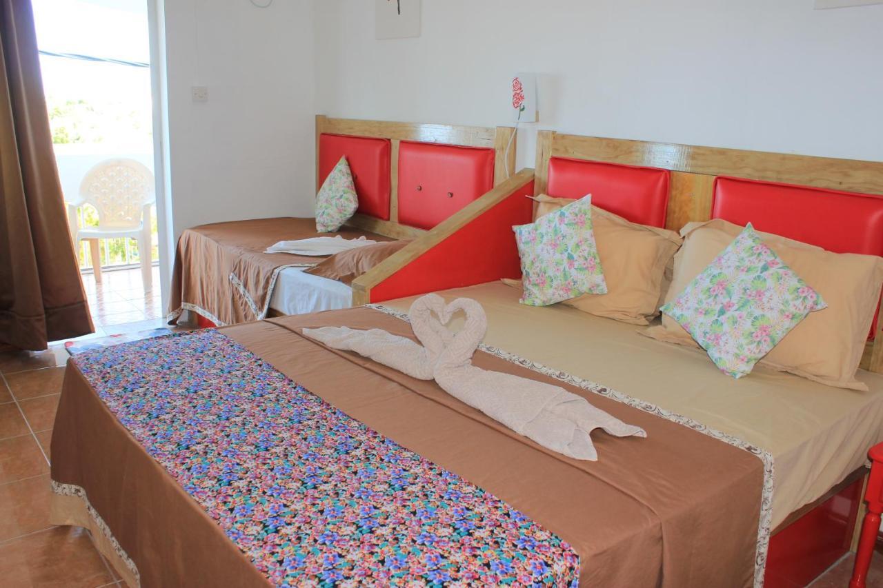 Lebovallon B&B Mahebourg Bagian luar foto
