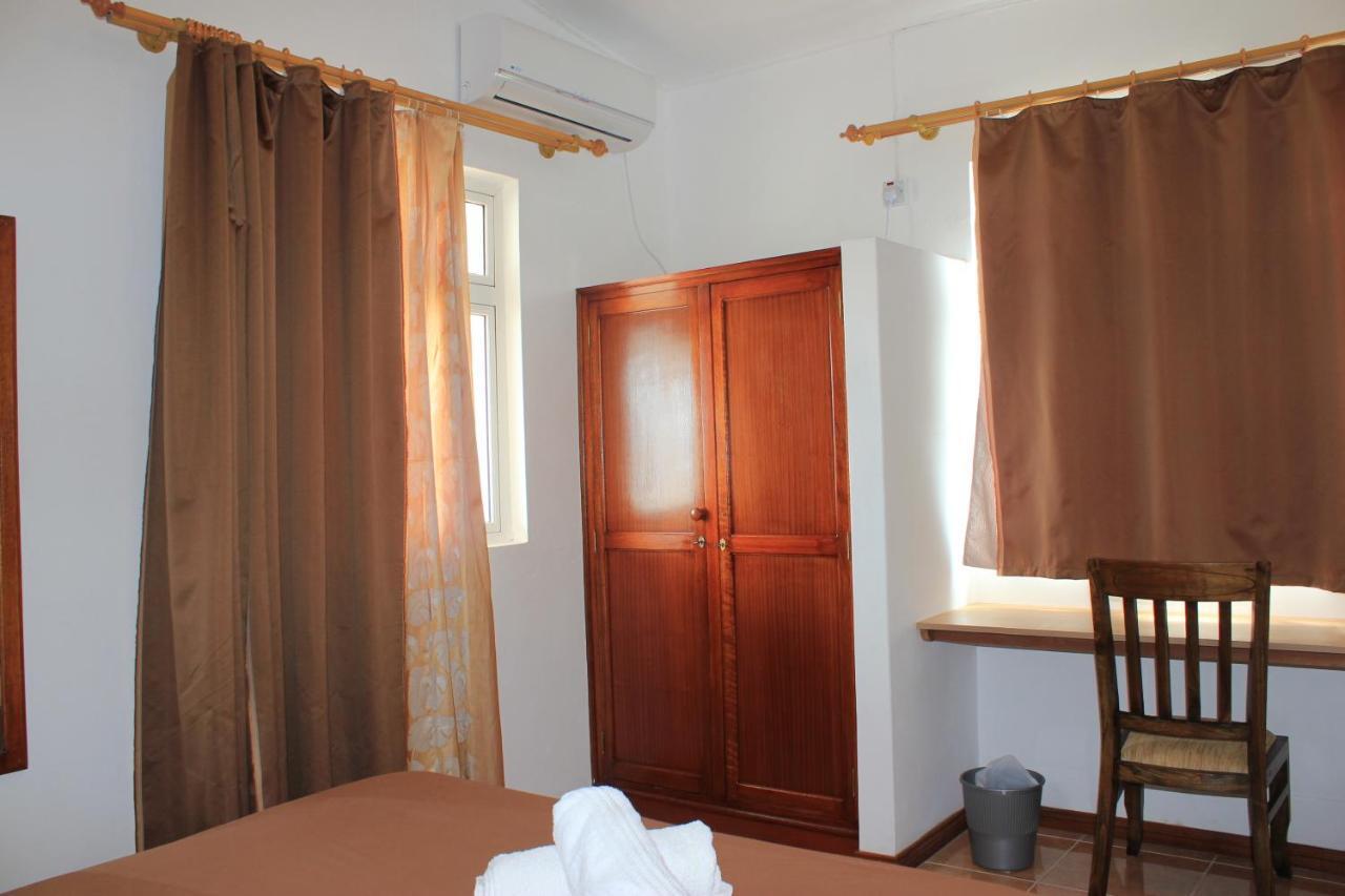 Lebovallon B&B Mahebourg Bagian luar foto