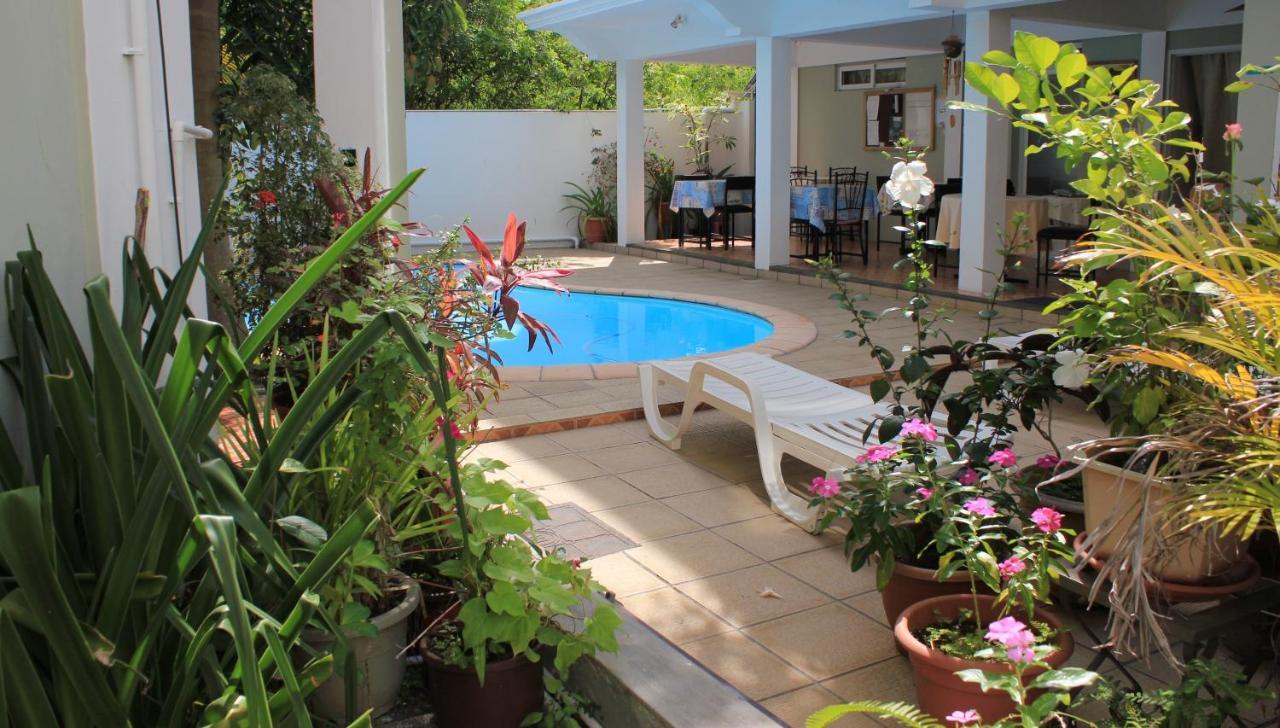 Lebovallon B&B Mahebourg Bagian luar foto