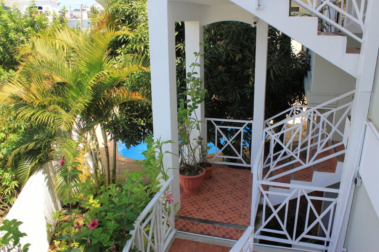 Lebovallon B&B Mahebourg Bagian luar foto